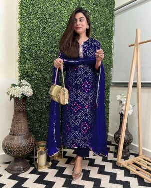 Zyra Women’s Blue Bandhej Printed Kurta Set – Rayon Viscose Daily Wear
