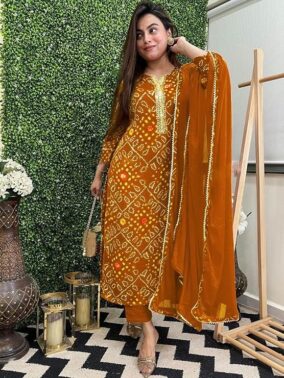 Zyra Women’s Mustard Bandhej Printed Kurta Set – Rayon Viscose Festive Wear